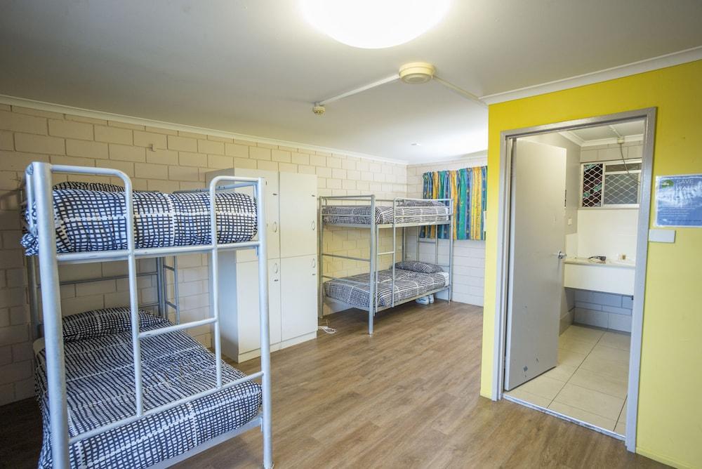 The Hostel, Ерлі-Біч Екстер'єр фото